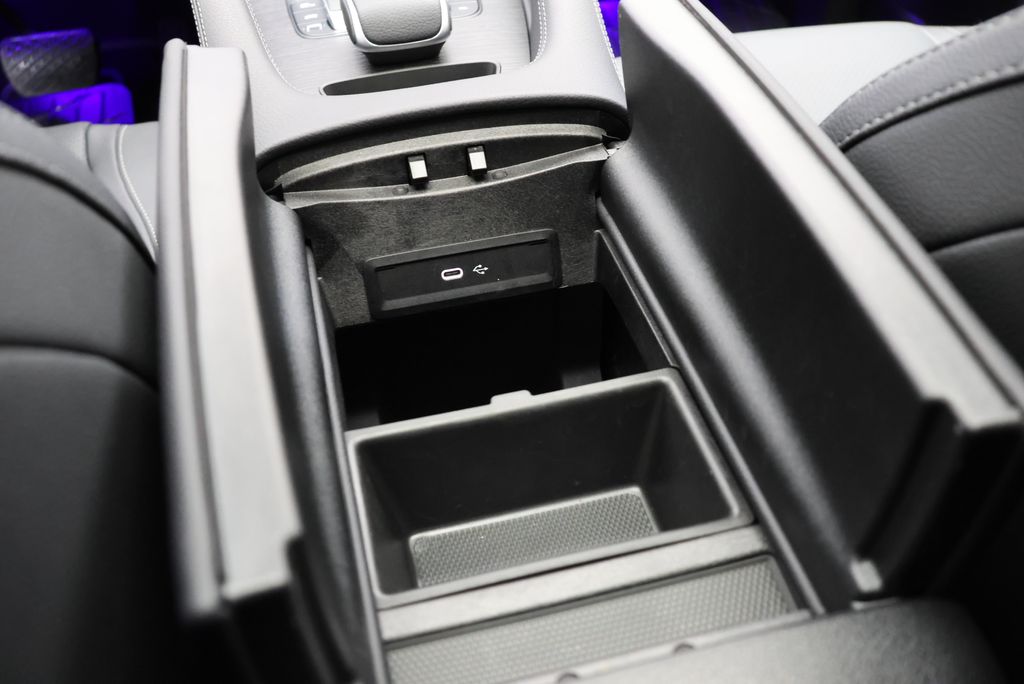 Thumbnail: 2026 Mercedes-Benz GLE - 30