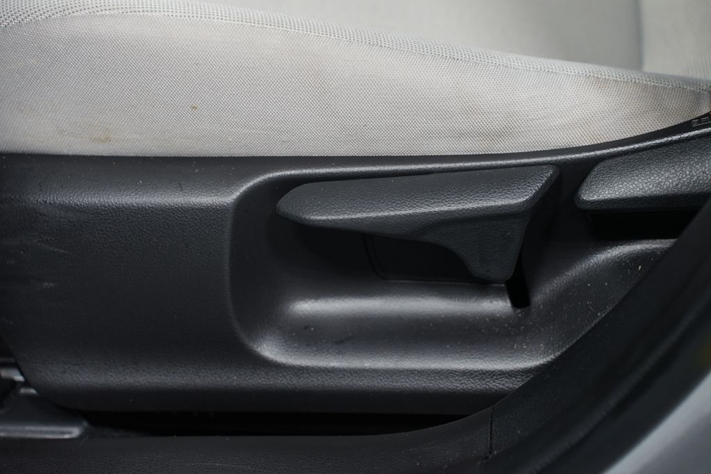 Thumbnail: 2022 Toyota Corolla - 29