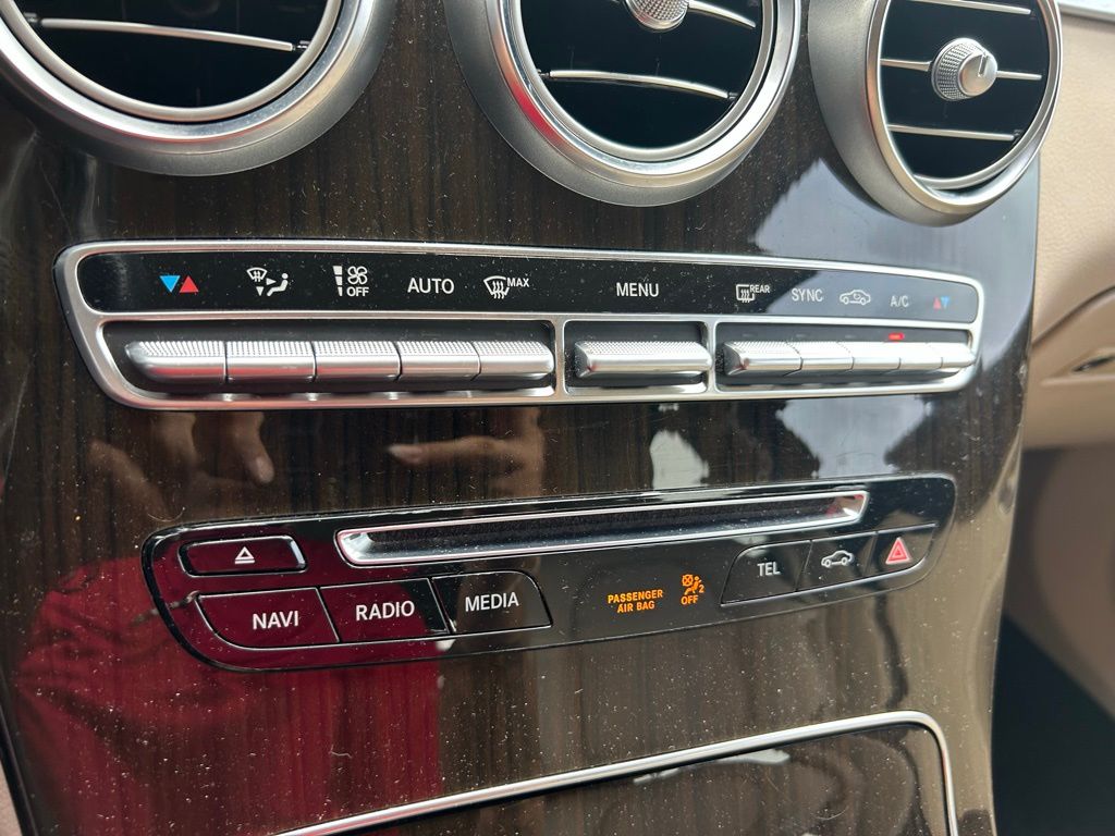 Thumbnail: 2019 Mercedes-Benz GLC - 27