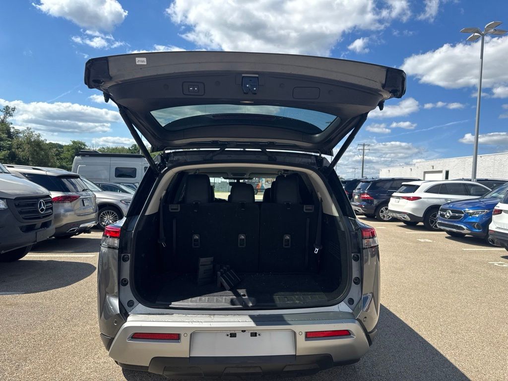 2023 Nissan Pathfinder SL Gray at South Hills Kia