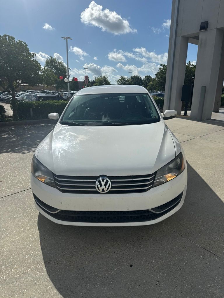 White 2013 Volkswagen Passat Sedan Front-Wheel Drive 6-Speed Automatic