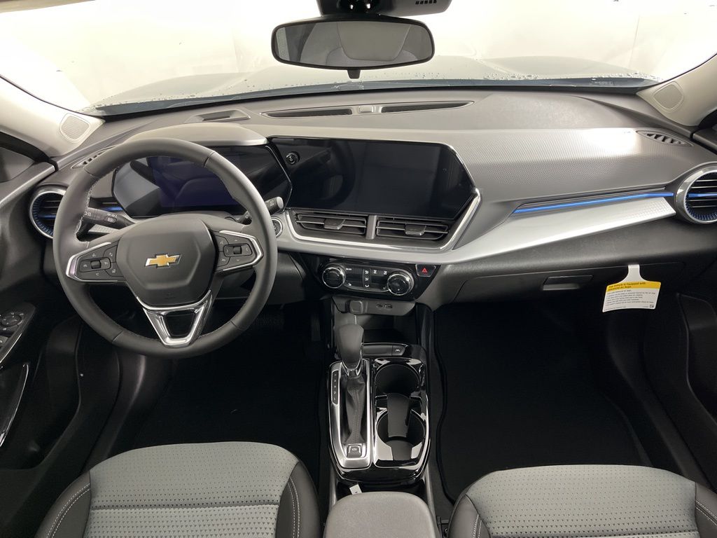 Thumbnail: 2025 Chevrolet Trax - 14