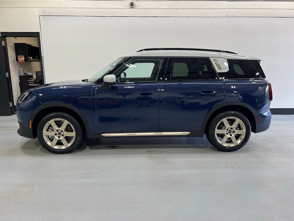 2025 MINI Cooper Countryman Base 2