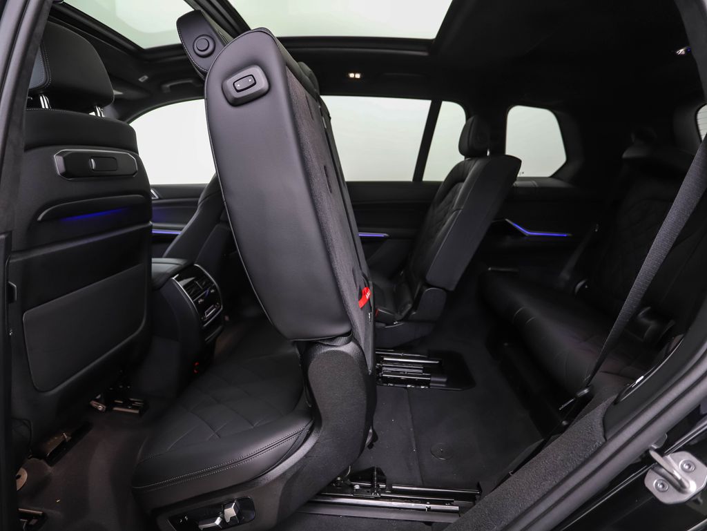 Thumbnail: 2024 BMW X7 - 25