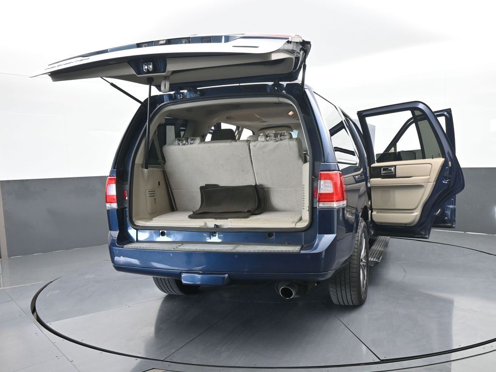 Used 2016 Midnight Lincoln Select image 73