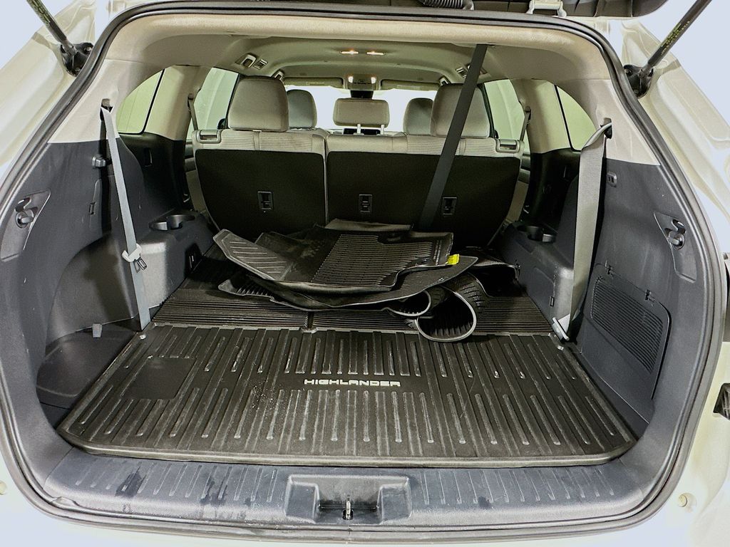 2023 Toyota Highlander L 25