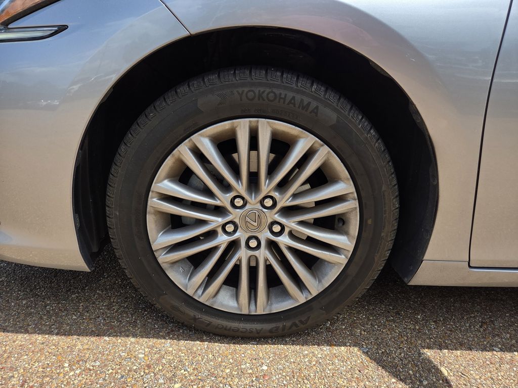 Used 2022 Lexus ES Sedan