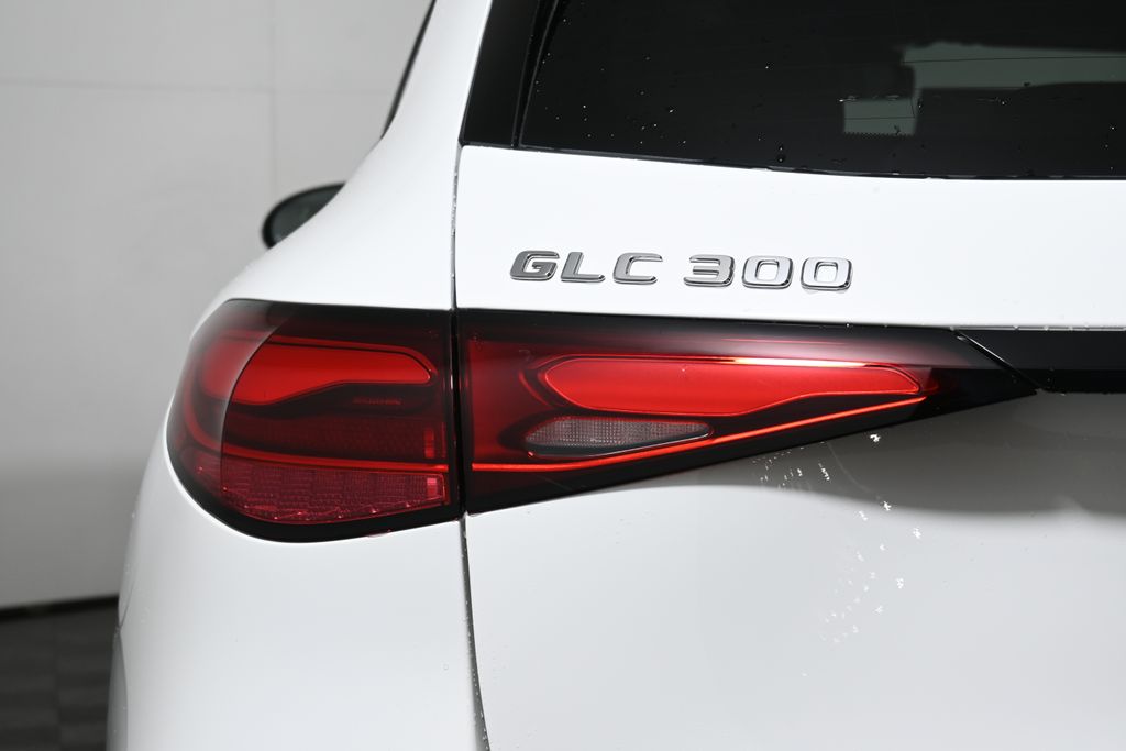 2025 Mercedes-Benz GLC 300 12