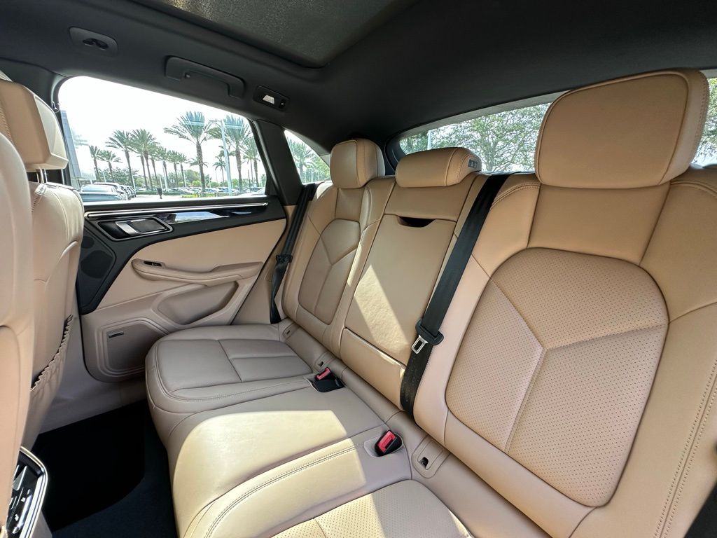 Thumbnail: 2024 Porsche Macan - 30