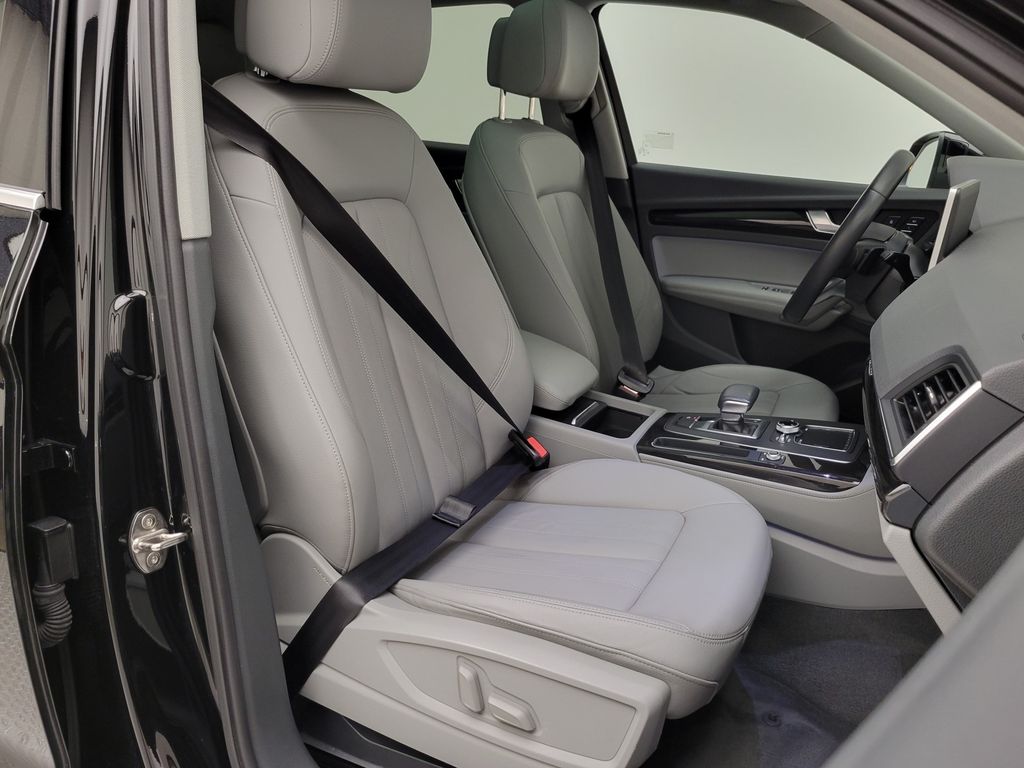 Thumbnail: 2019 Audi Q5 - 13