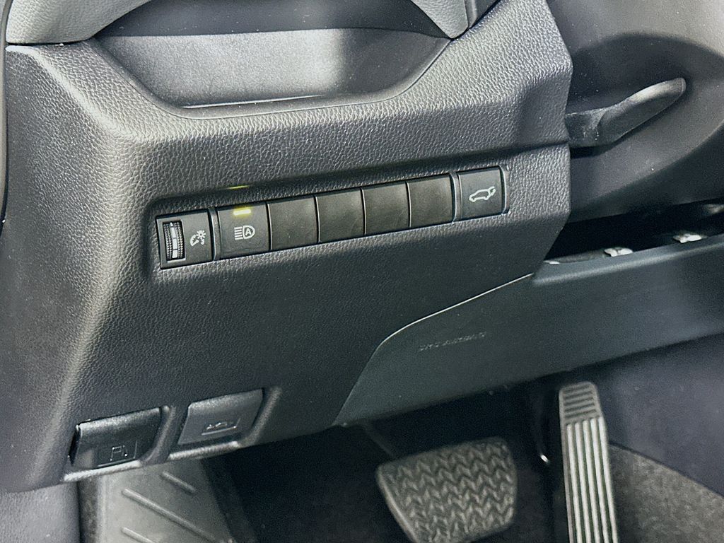 Thumbnail: 2024 Toyota RAV4 - 10