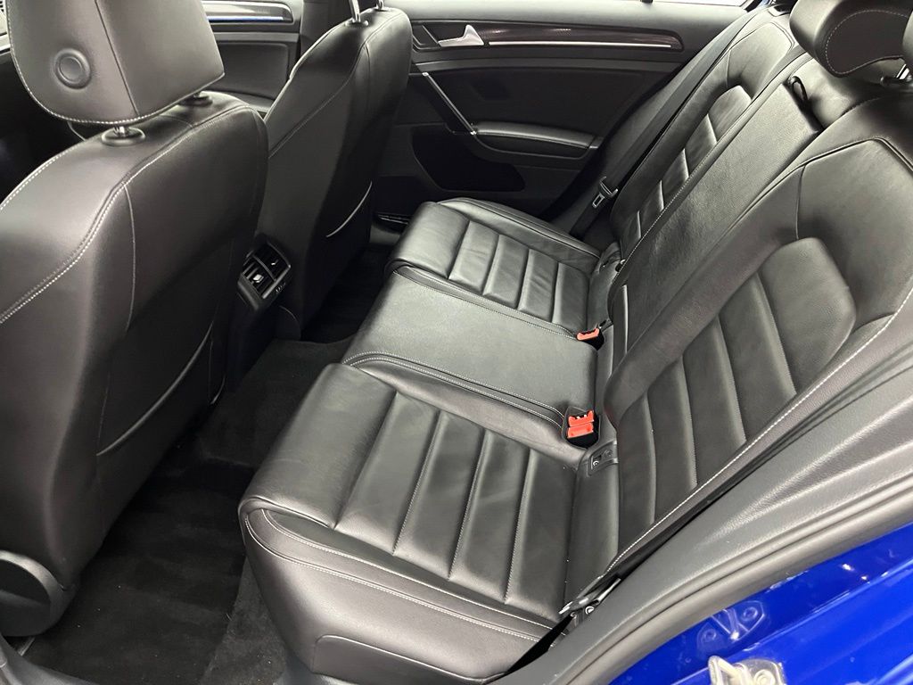 Thumbnail: 2016 Volkswagen Golf - 30