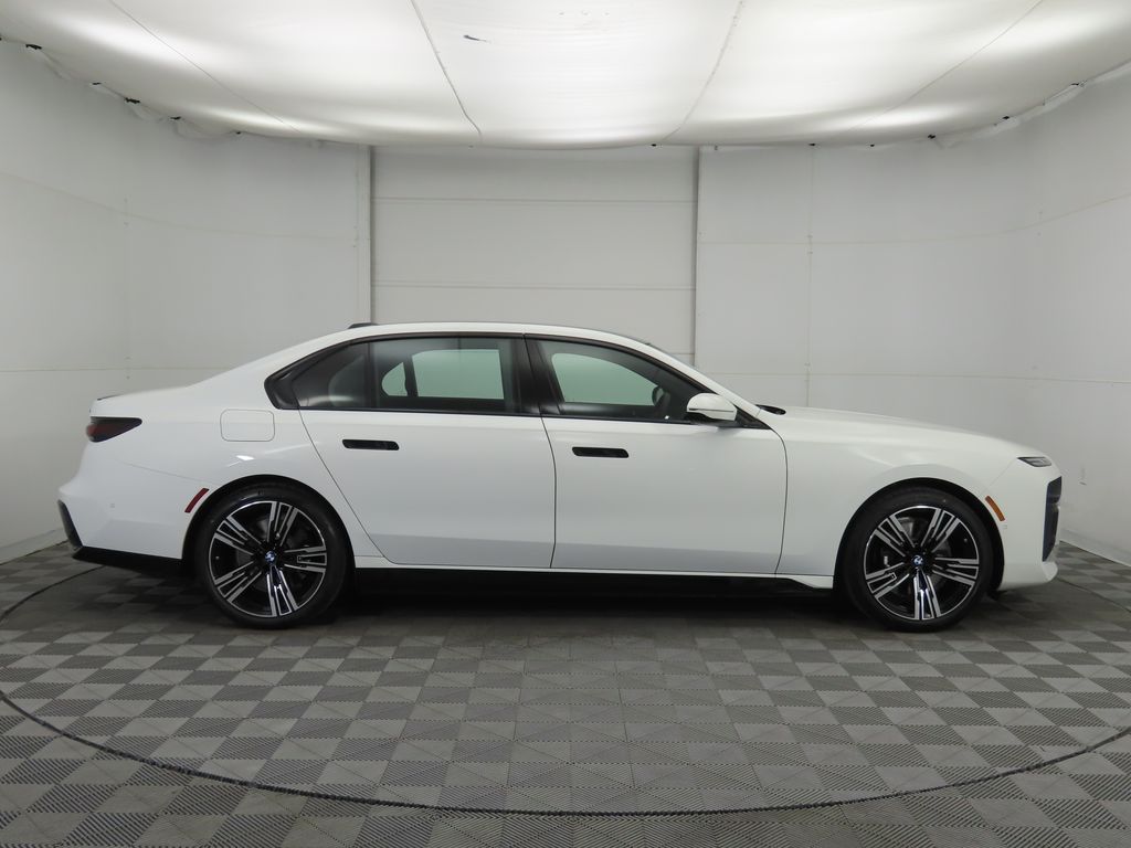 Thumbnail: 2026 BMW i7 - 4