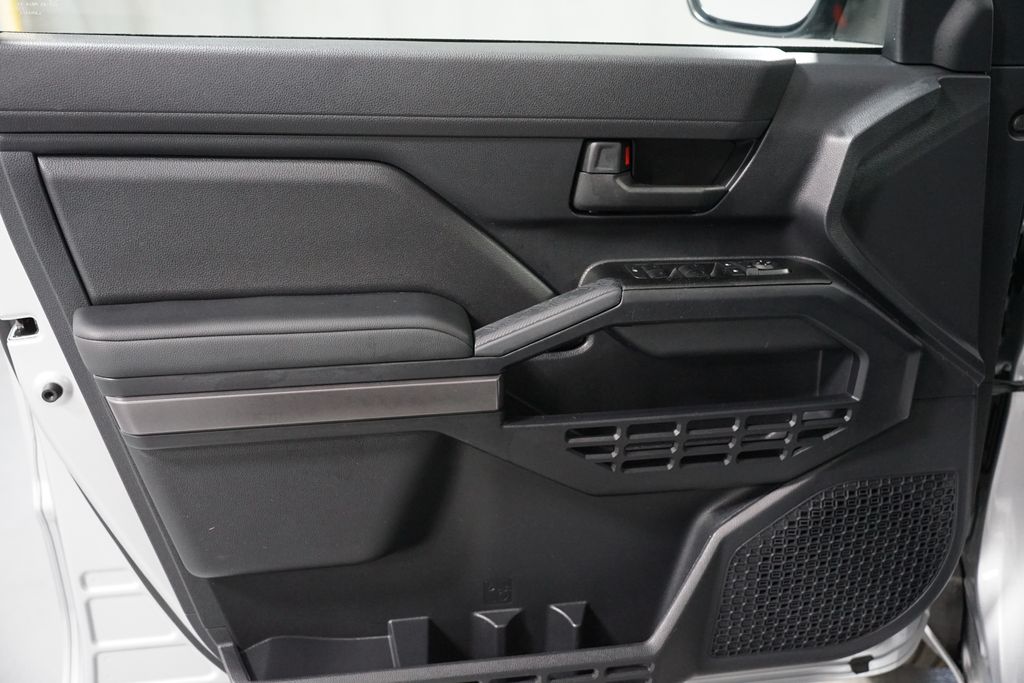 Thumbnail: 2025 Toyota 4Runner - 31