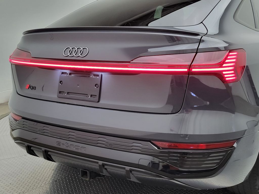 Thumbnail: 2024 Audi Q8 e-tron - 7
