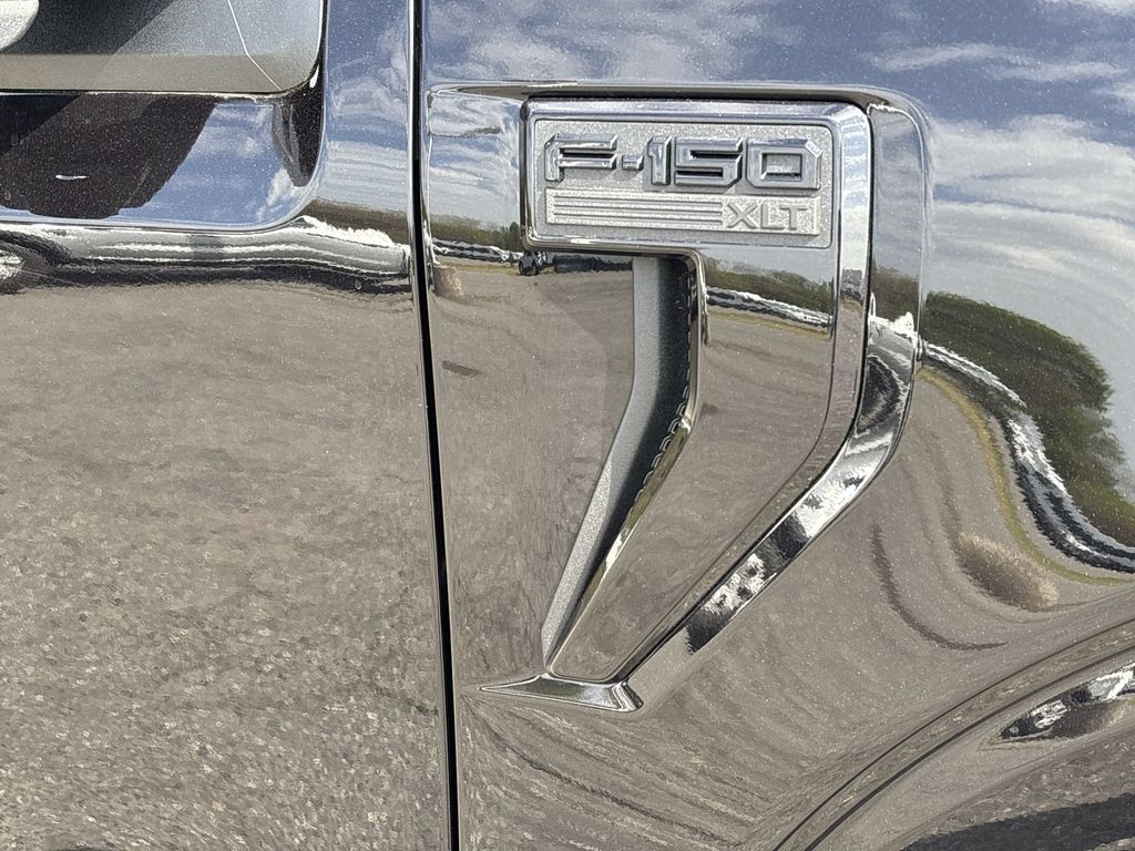 New 2026 Agate Black Metallic Ford XLT image 26