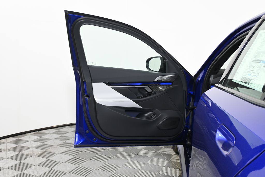 Thumbnail: 2026 BMW M5 - 28