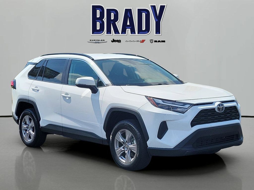 Ice 2025 Toyota RAV4 XLE FWD SUV / Crossover Front-Wheel Drive 8-Speed Automatic