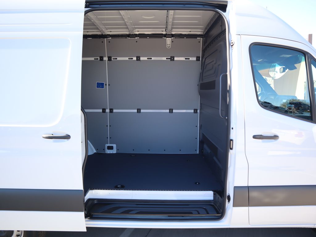 2025 Mercedes-Benz Sprinter 2500 23