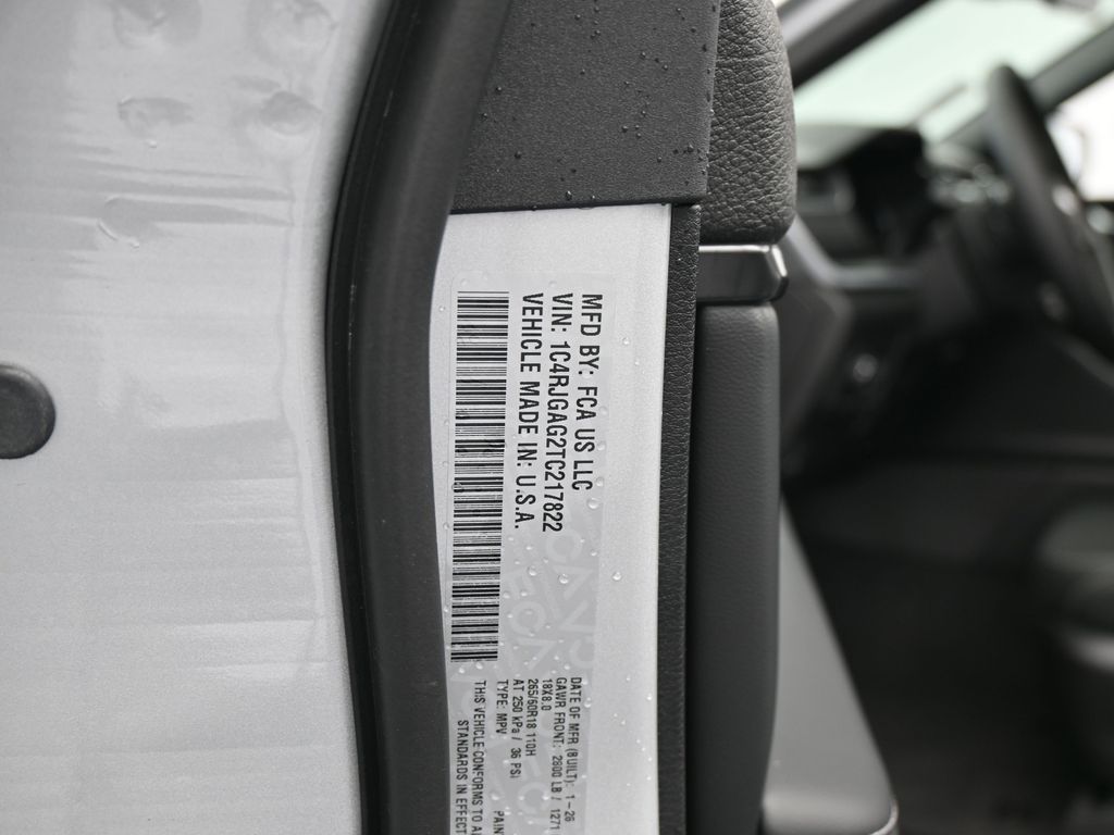 New 2026 Silver Zynith Jeep Laredo X image 18