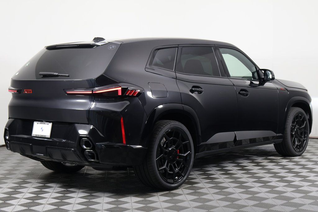 Thumbnail: 2026 BMW XM - 2