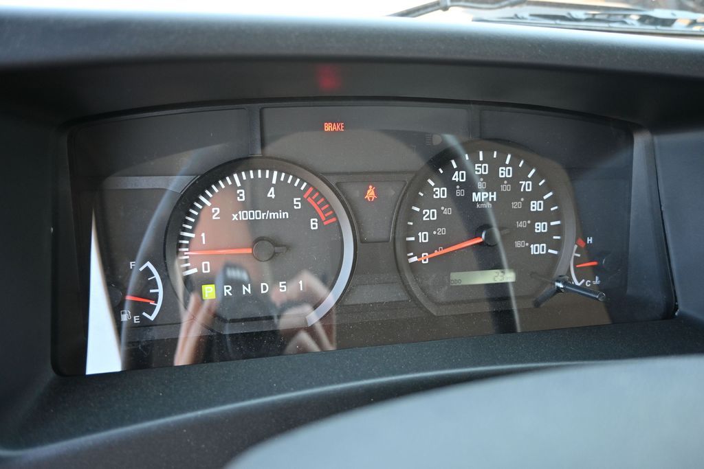 2025 Isuzu NPR HD 