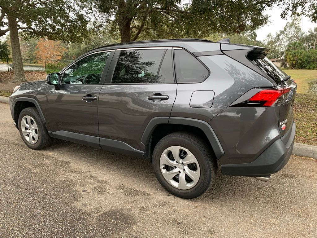 2021 Toyota RAV4 LE 3