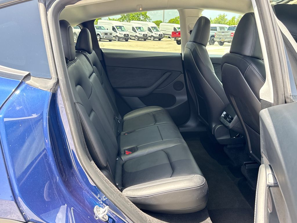 Used 2023  Tesla Performance image 23
