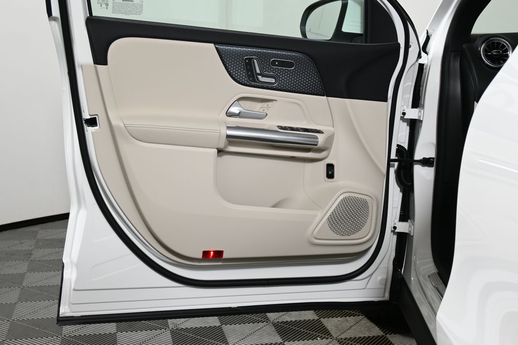 2025 Mercedes-Benz GLA 250 4MATIC 22