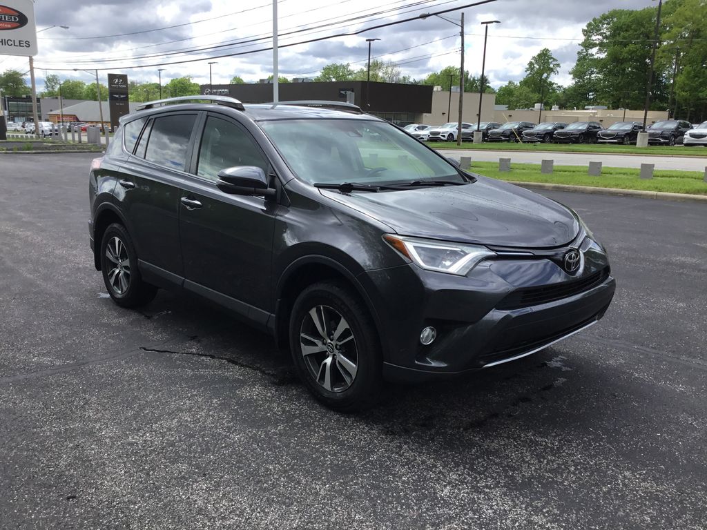 2018 Toyota RAV4 XLE 7