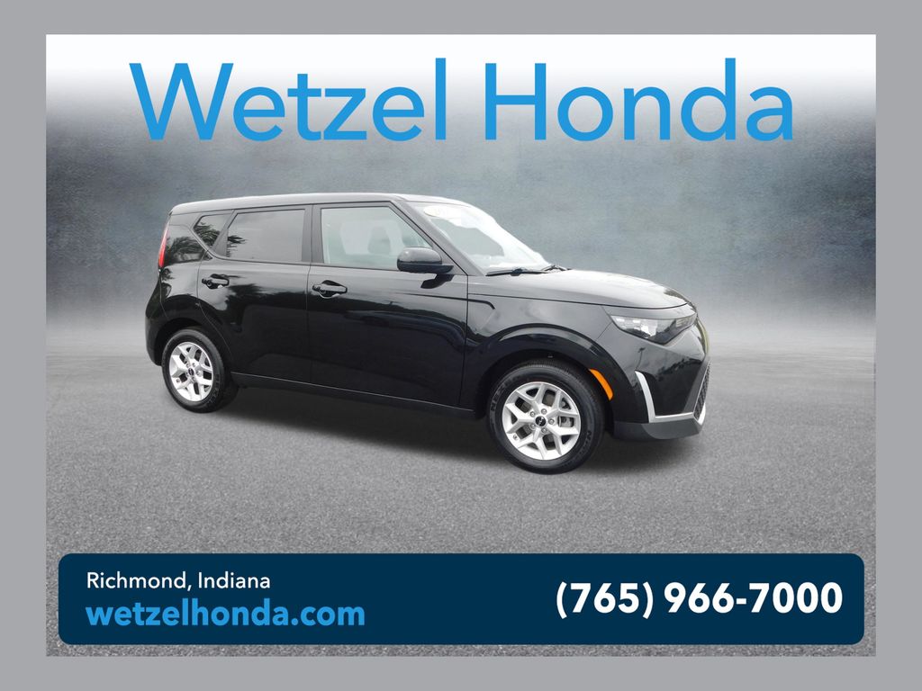 Black 2025 Kia Soul SUV / Crossover Front-Wheel Drive Continuously Variable Transmission