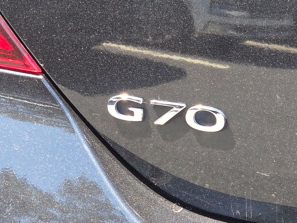 Used 2025 Black Genesis 2.5T image 5