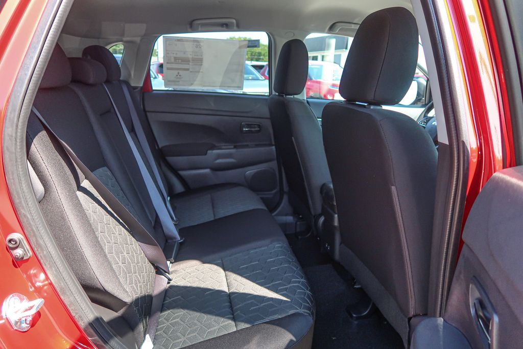 2027 Mitsubishi Outlander Sport LE