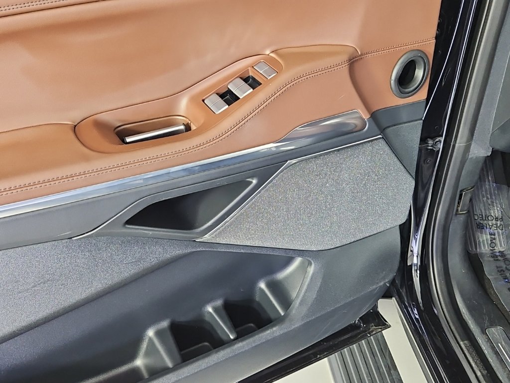 Thumbnail: 2025 Lincoln Navigator - 11