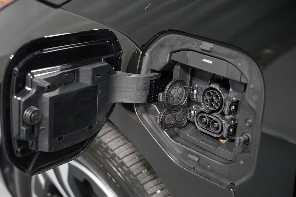 Thumbnail: 2024 Toyota bZ4X - 11