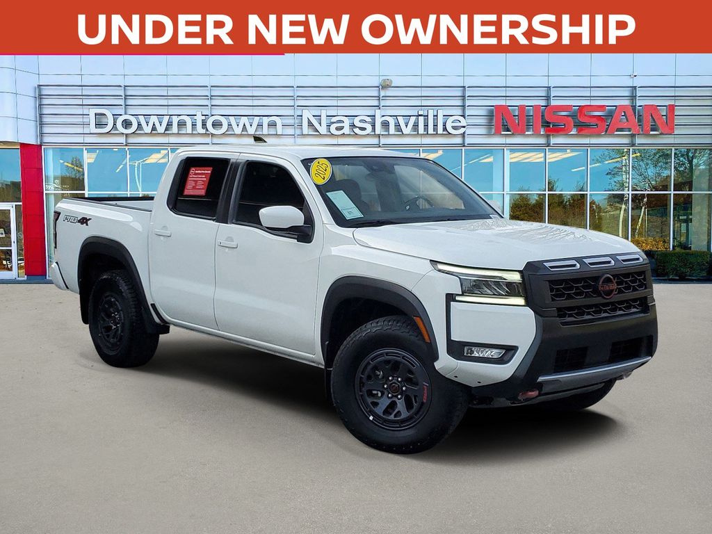 Glacier White 2025 Nissan Frontier PRO-4X Crew Cab 4WD Pickup Truck Four-Wheel Drive 9-Speed Automatic Overdrive
