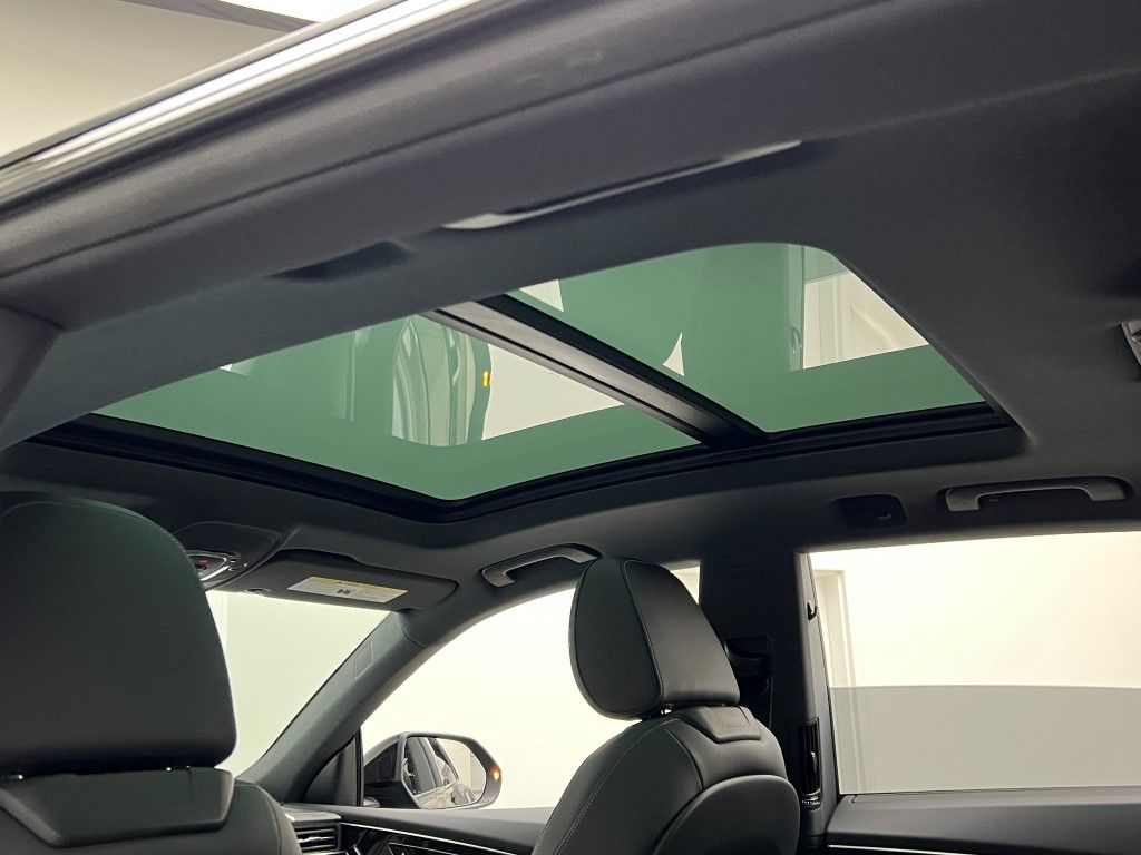 Thumbnail: 2026 Audi Q8 - 16