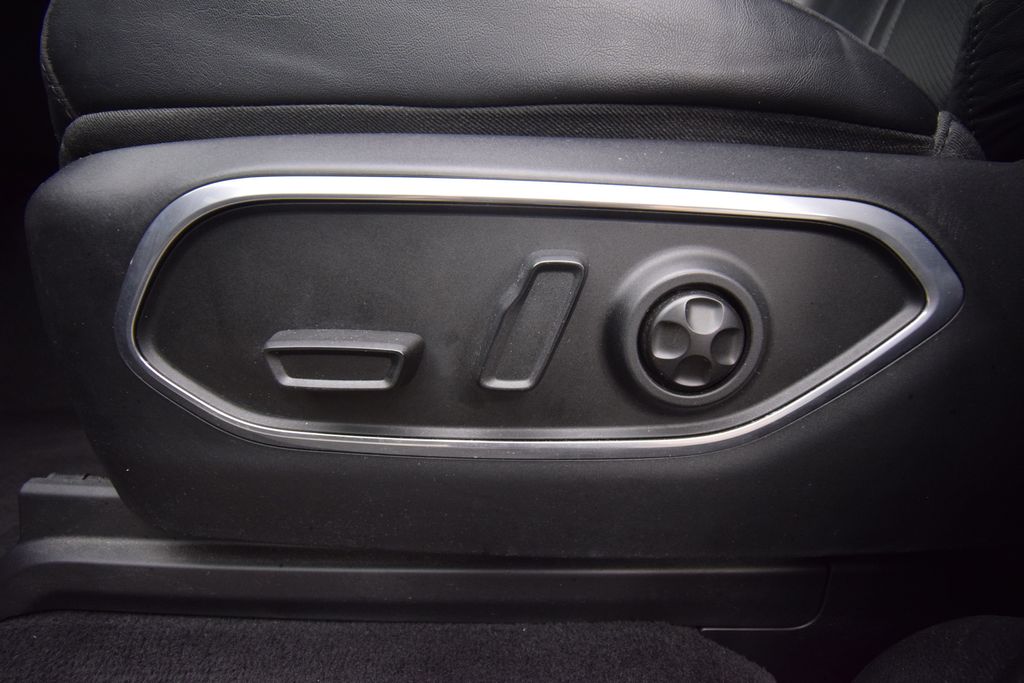 used 2022 Jeep Wagoneer car, priced at $33,000