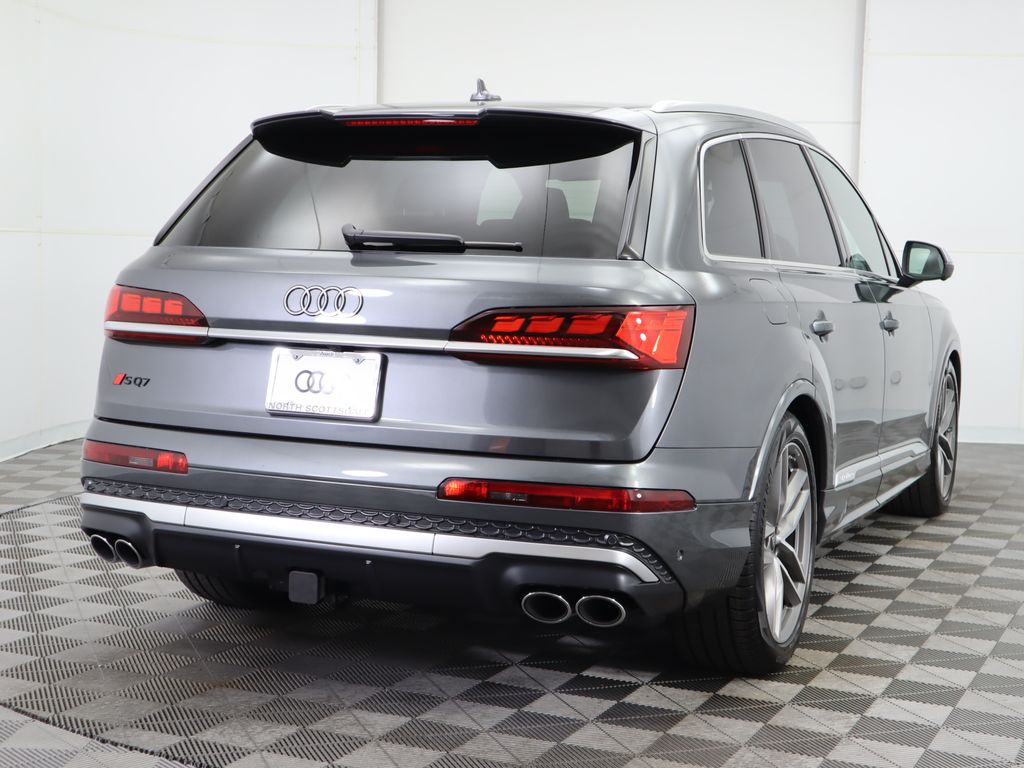 2025 Audi SQ7  5