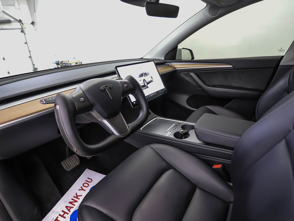 Thumbnail: 2023 Tesla Model Y - 10