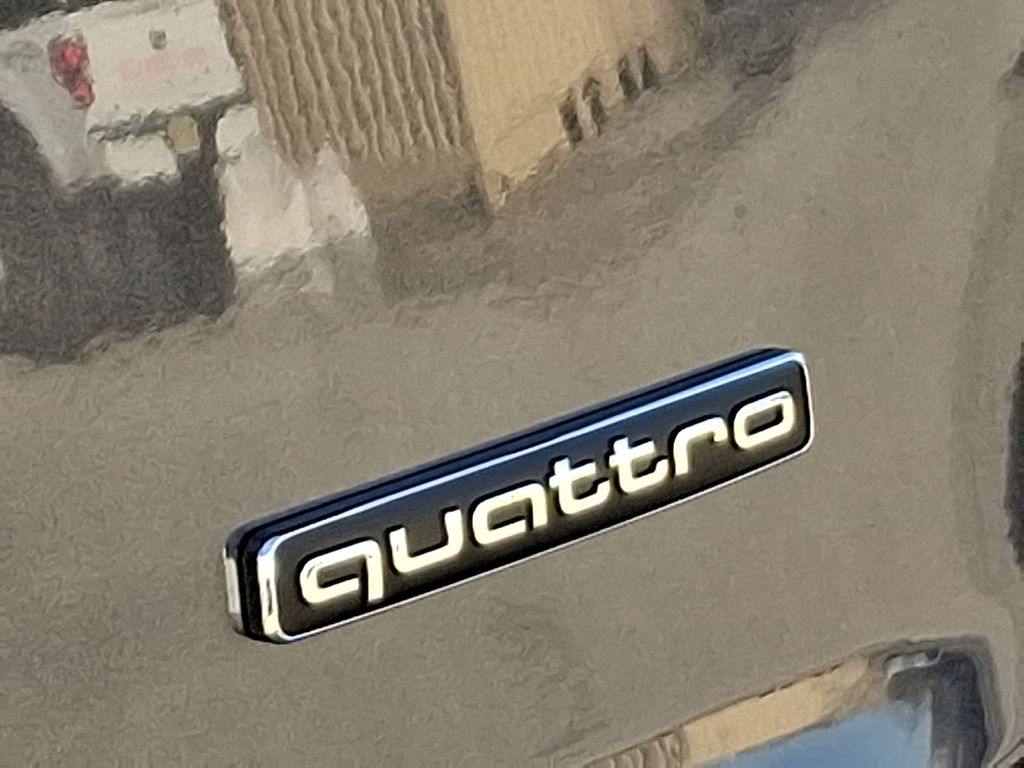 Thumbnail: 2026 Audi Q7 - 12