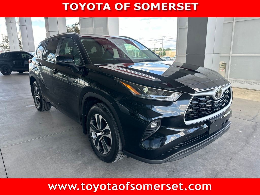 Midnight Black Metallic 2025 Toyota Highlander SUV / Crossover All-Wheel Drive 8-Speed Automatic