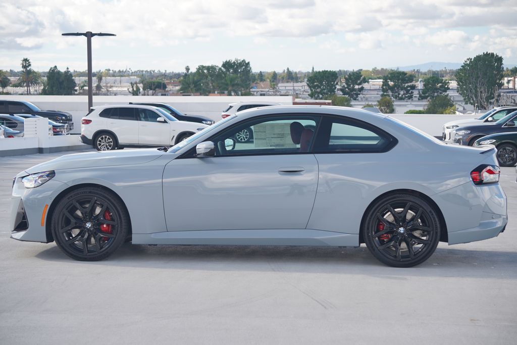 Thumbnail: 2026 BMW 2 Series - 4