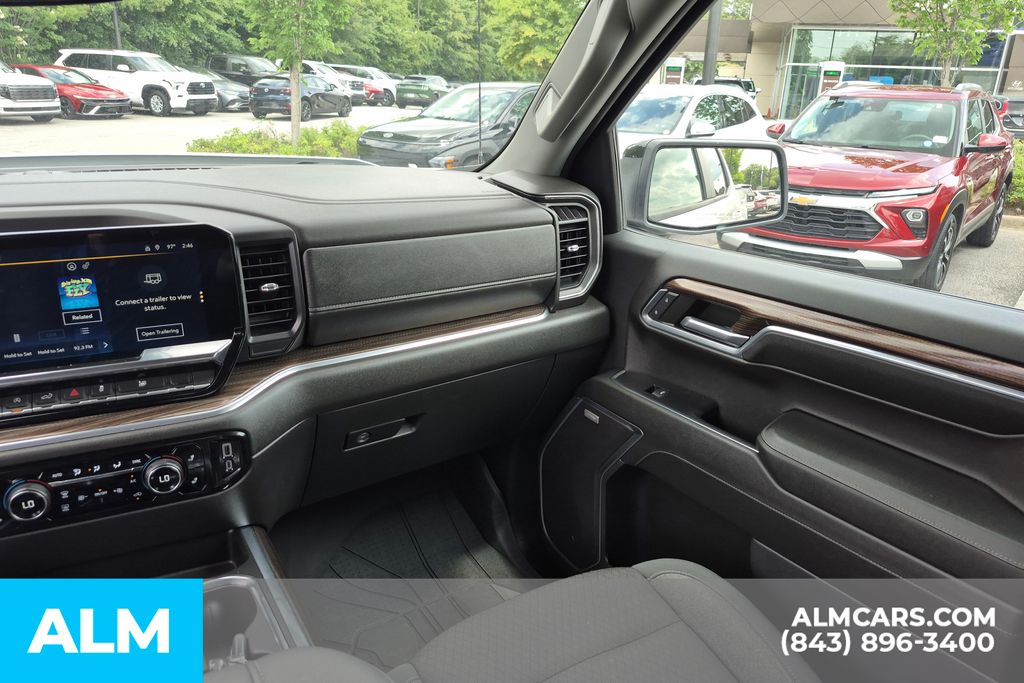 Used 2024 Summit White Chevrolet RST image 22