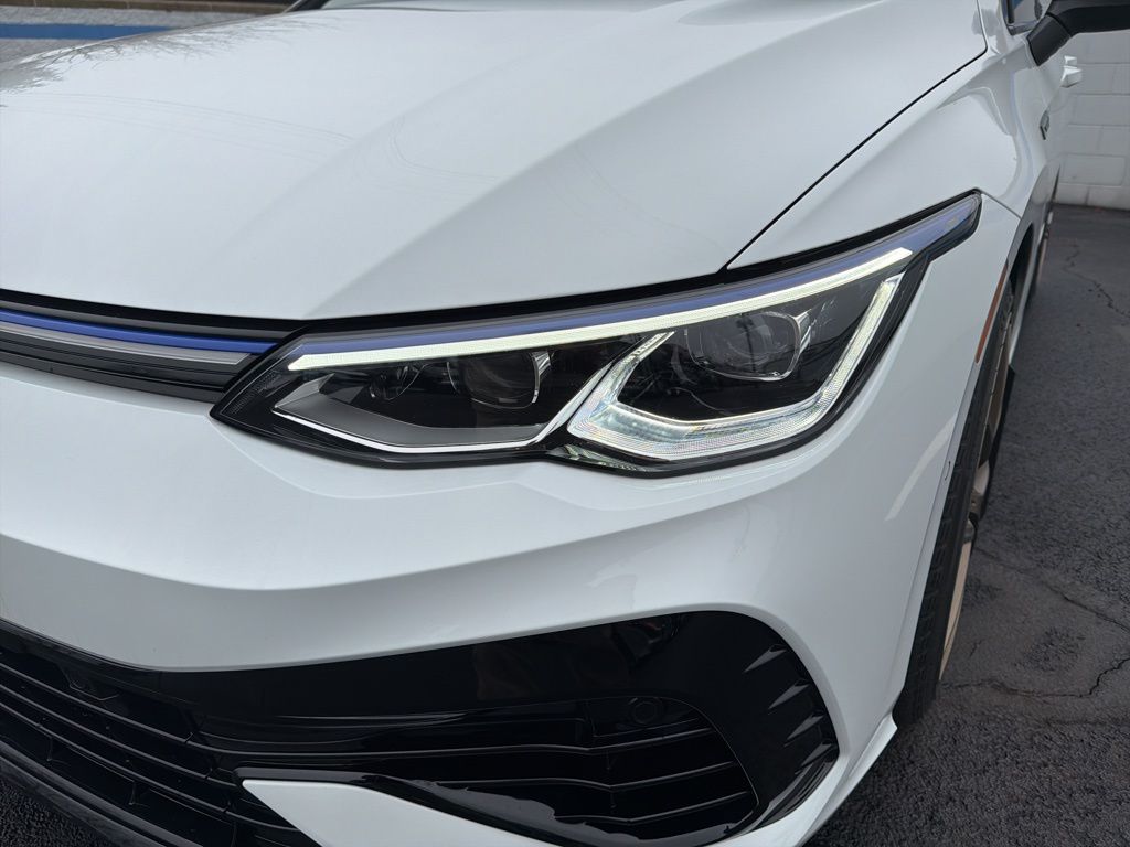 Thumbnail: 2023 Volkswagen Golf - 9