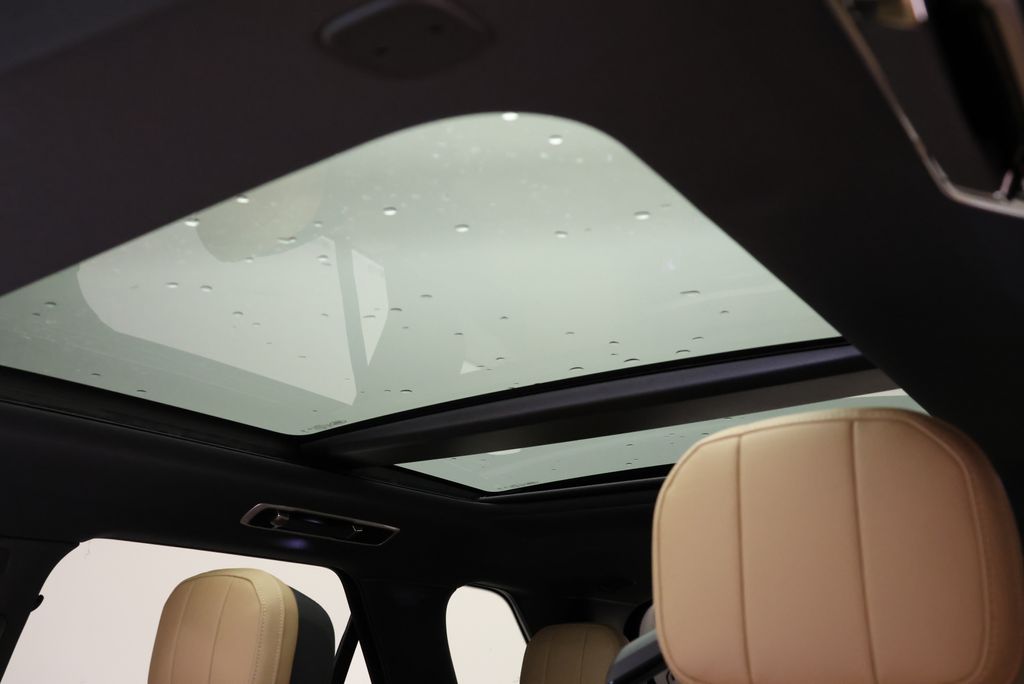 Thumbnail: 2026 Land Rover Range Rover Sport - 13