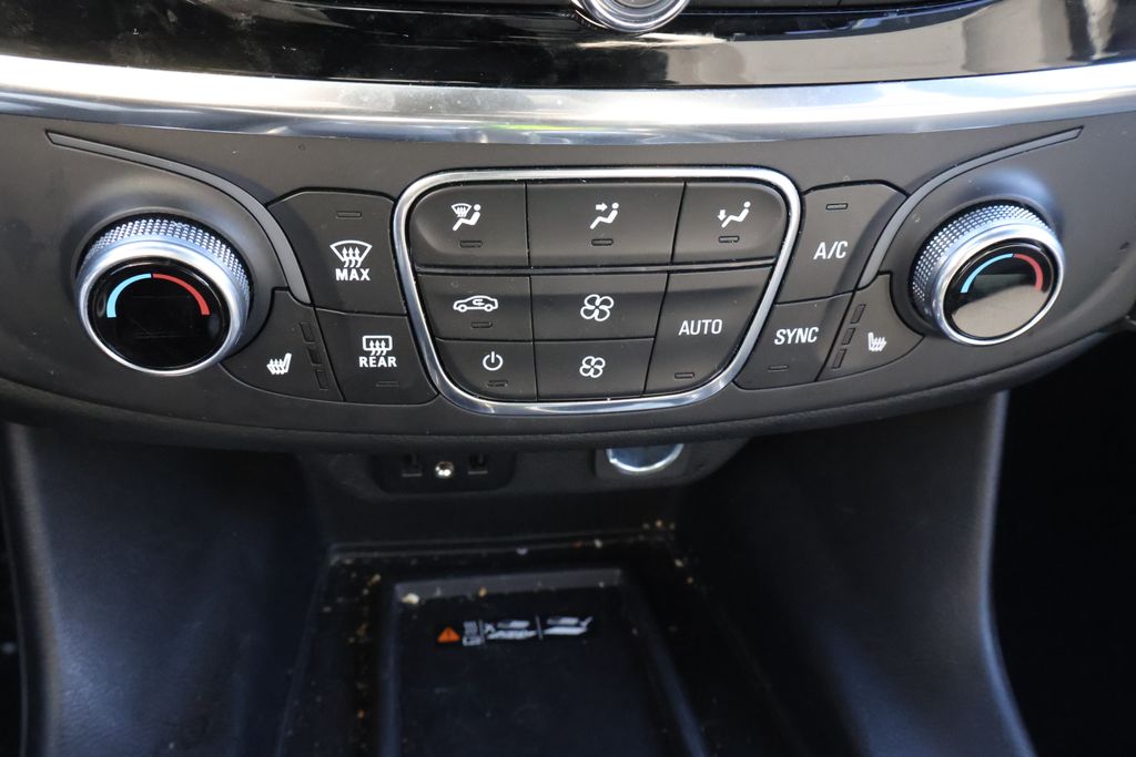 Thumbnail: 2023 Chevrolet Traverse - 21