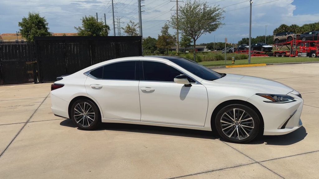 Thumbnail: 2023 Lexus ES - 2