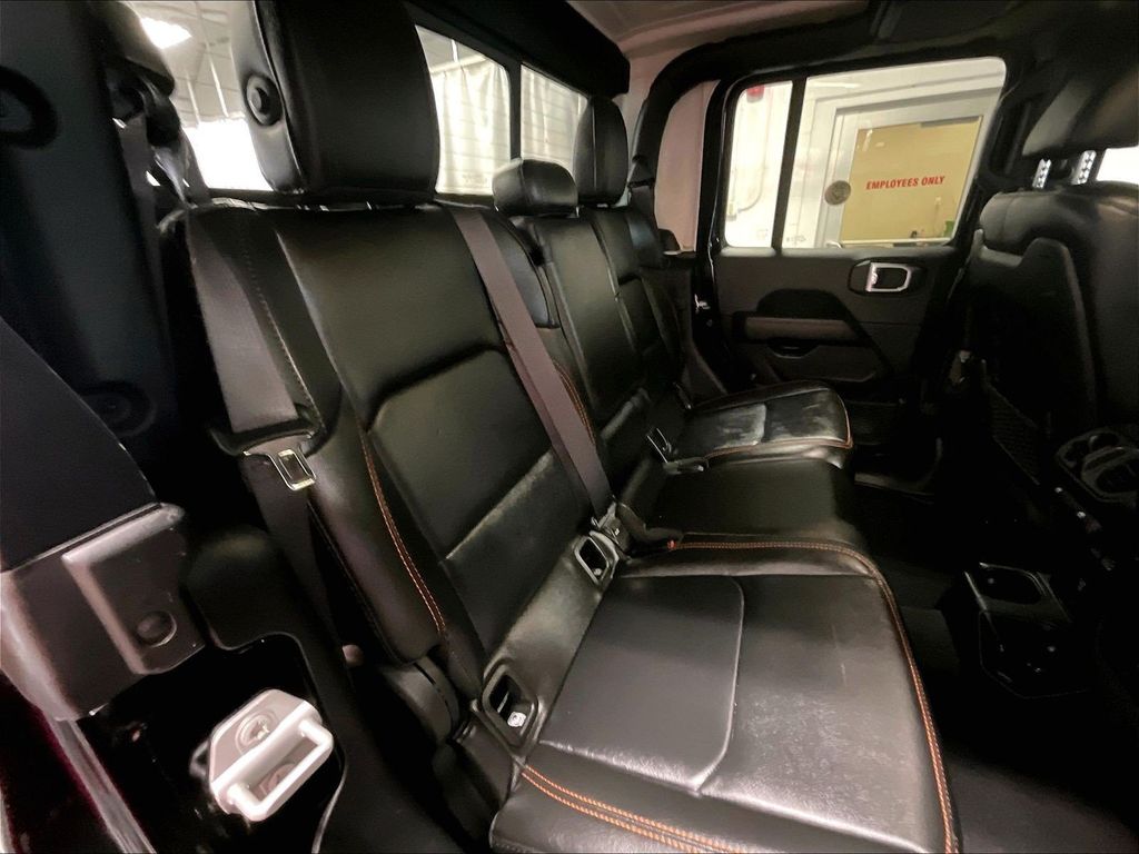 2021 Jeep Gladiator — photo 16