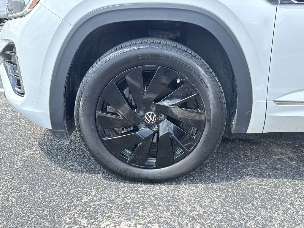2024 Volkswagen Atlas Cross Sport 2.0T SEL R-Line  at DeMontrond Auto Country
